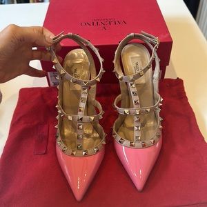 Valentino Rock Studs. Pink!